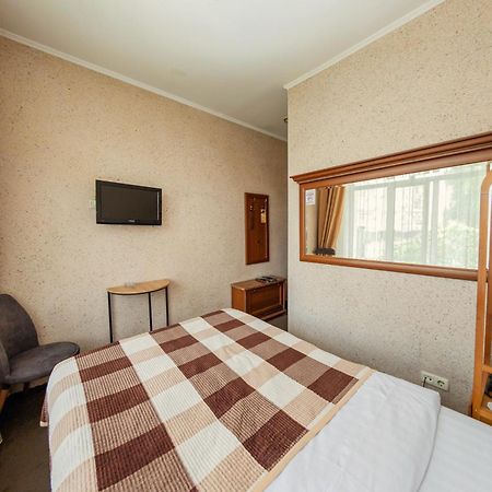 Hotel Ajour Ałma Ata Zewnętrze zdjęcie