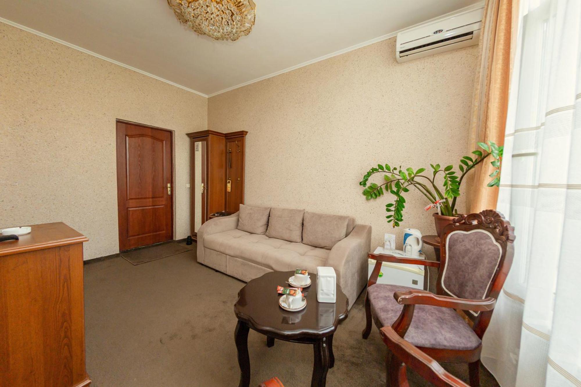 Hotel Ajour Ałma Ata Zewnętrze zdjęcie