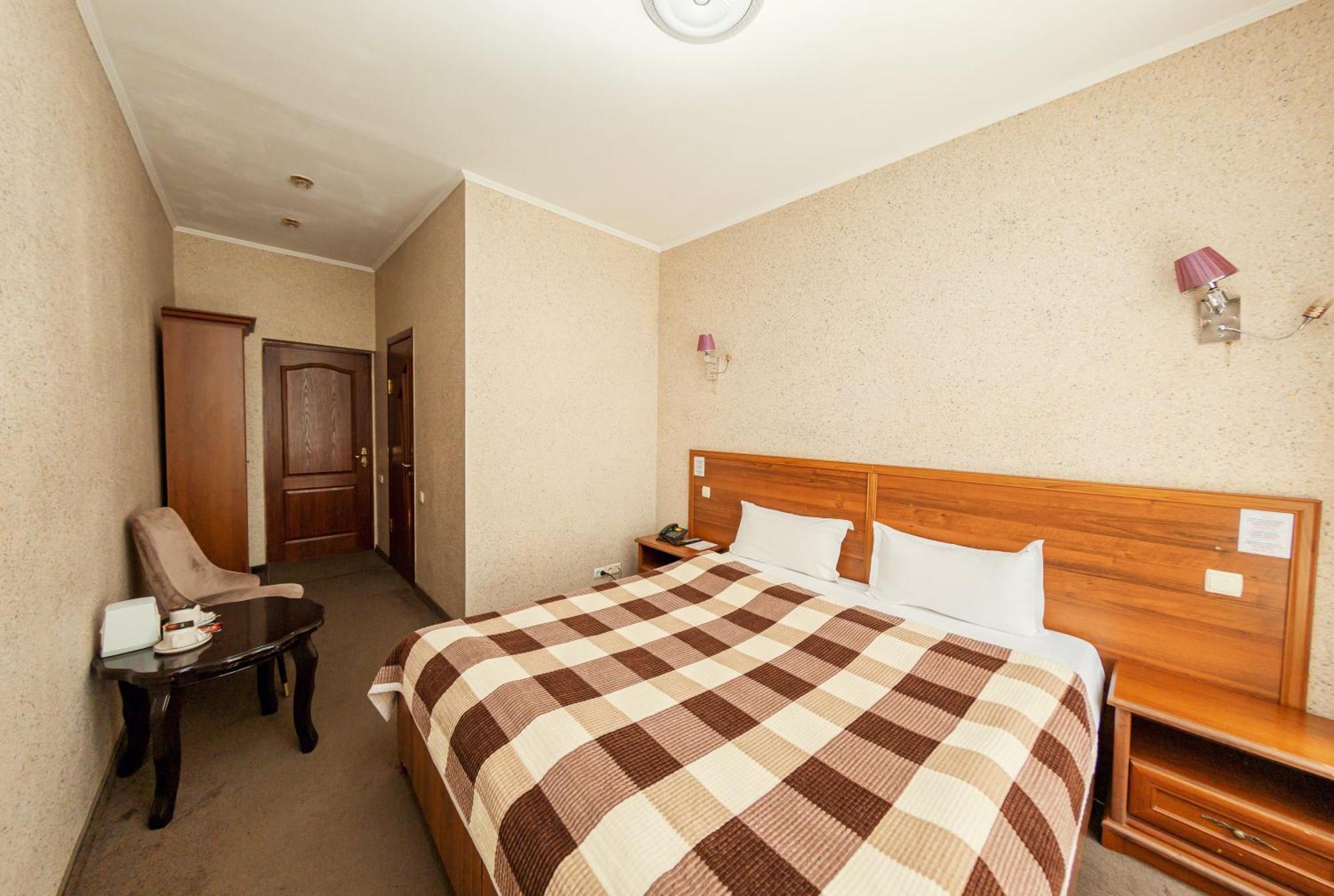 Hotel Ajour Ałma Ata Zewnętrze zdjęcie