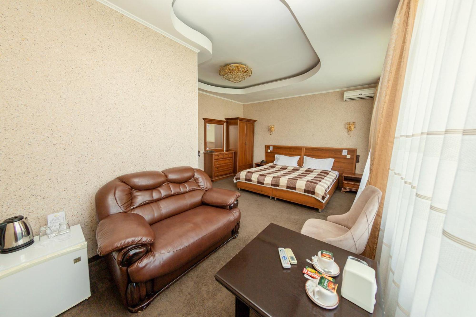 Hotel Ajour Ałma Ata Zewnętrze zdjęcie