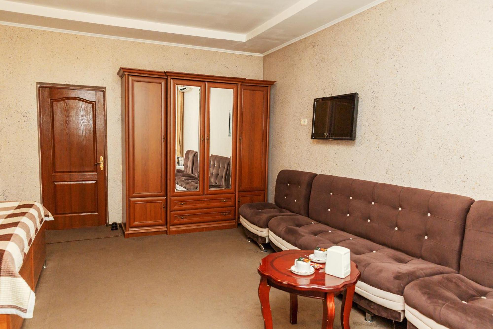 Hotel Ajour Ałma Ata Zewnętrze zdjęcie
