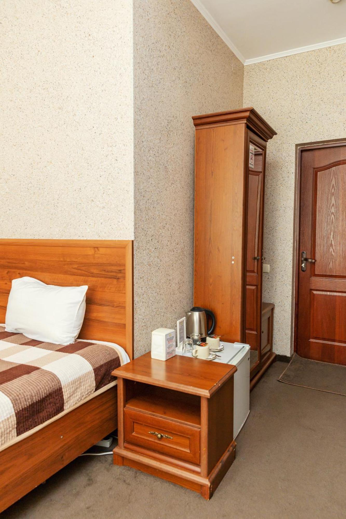 Hotel Ajour Ałma Ata Zewnętrze zdjęcie