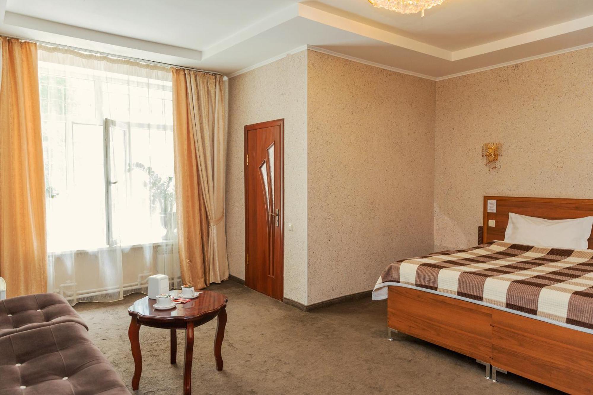 Hotel Ajour Ałma Ata Zewnętrze zdjęcie