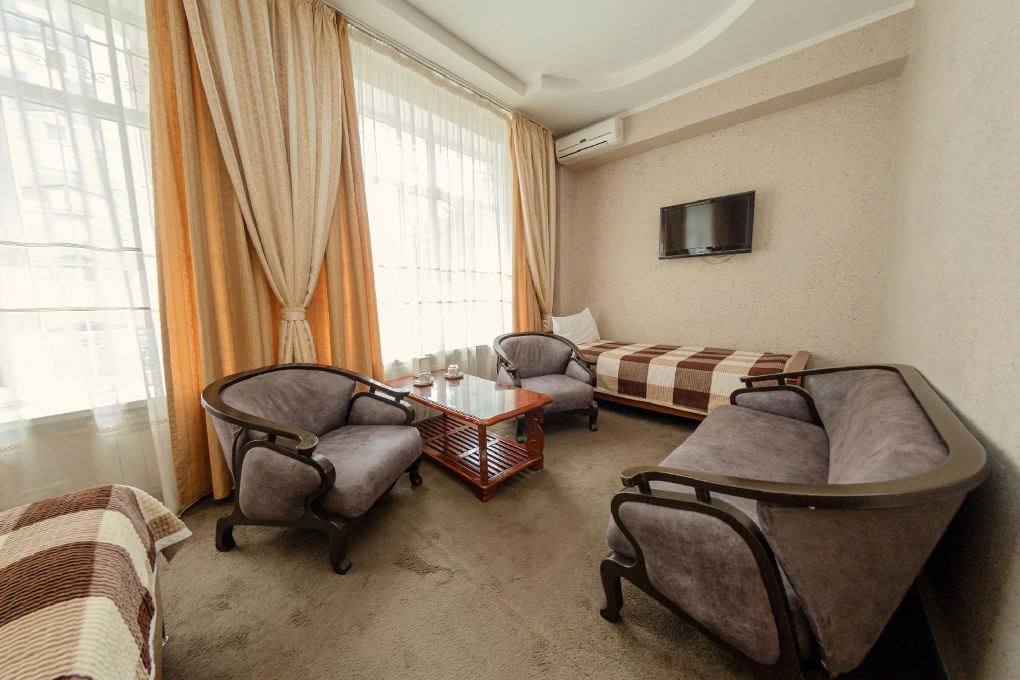 Hotel Ajour Ałma Ata Zewnętrze zdjęcie