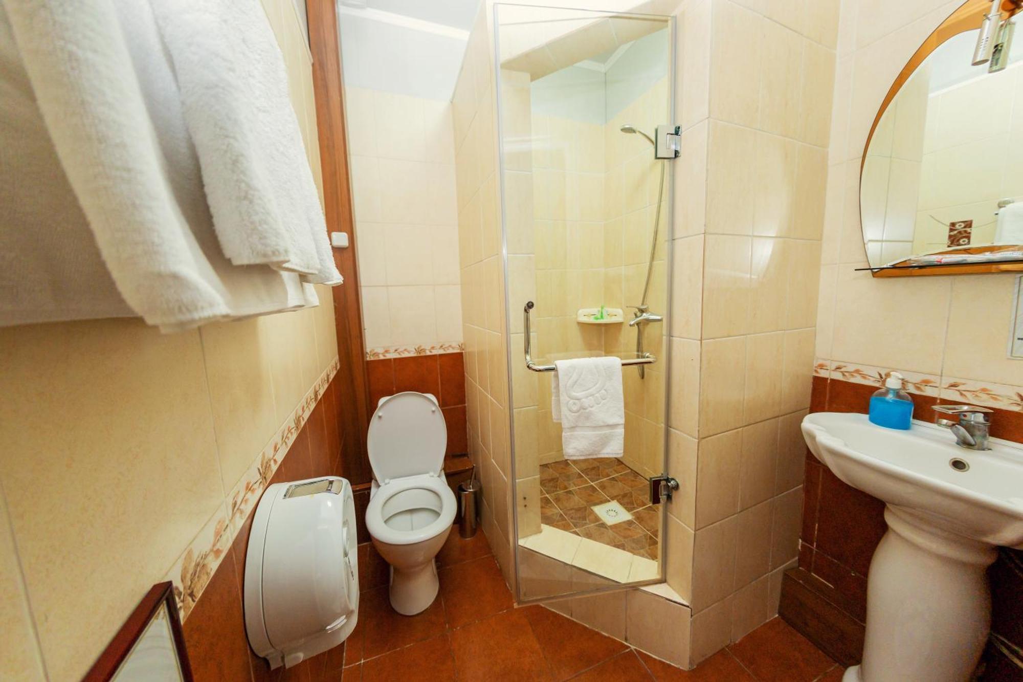 Hotel Ajour Ałma Ata Zewnętrze zdjęcie